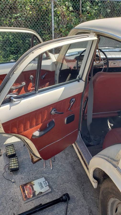 Volvo-122s-1968-brown-5