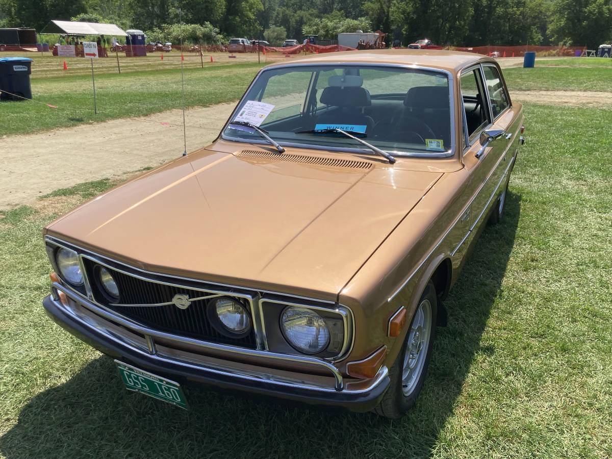 Volvo-142e-1971-custom-10
