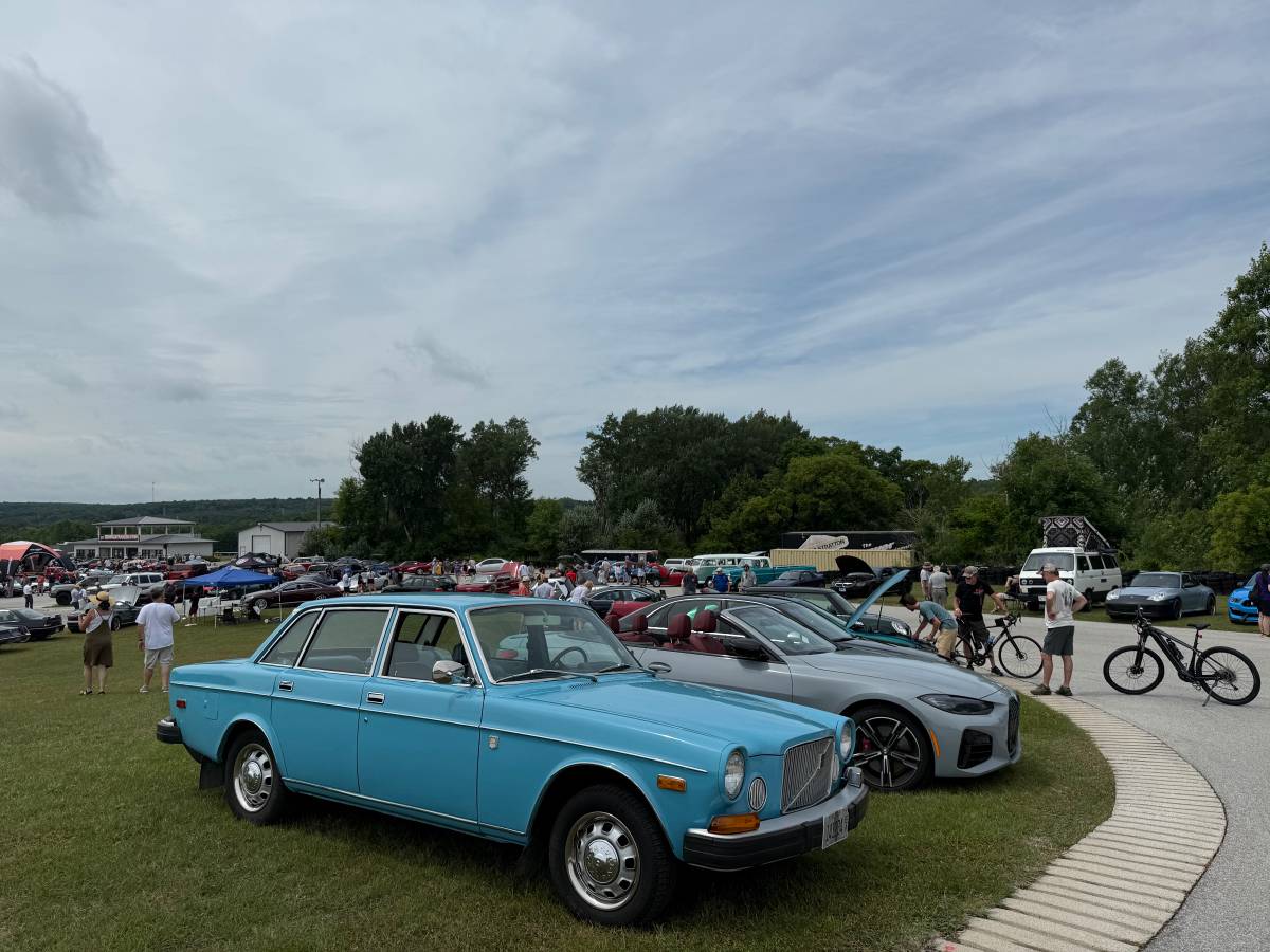 Volvo-164e-1974-blue-21