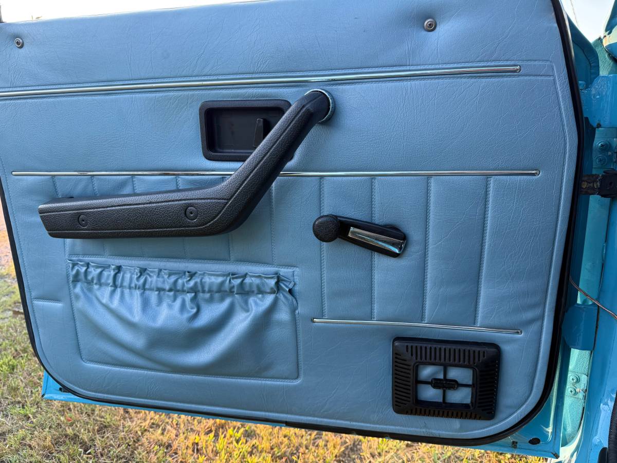 Volvo-164e-1974-blue-23