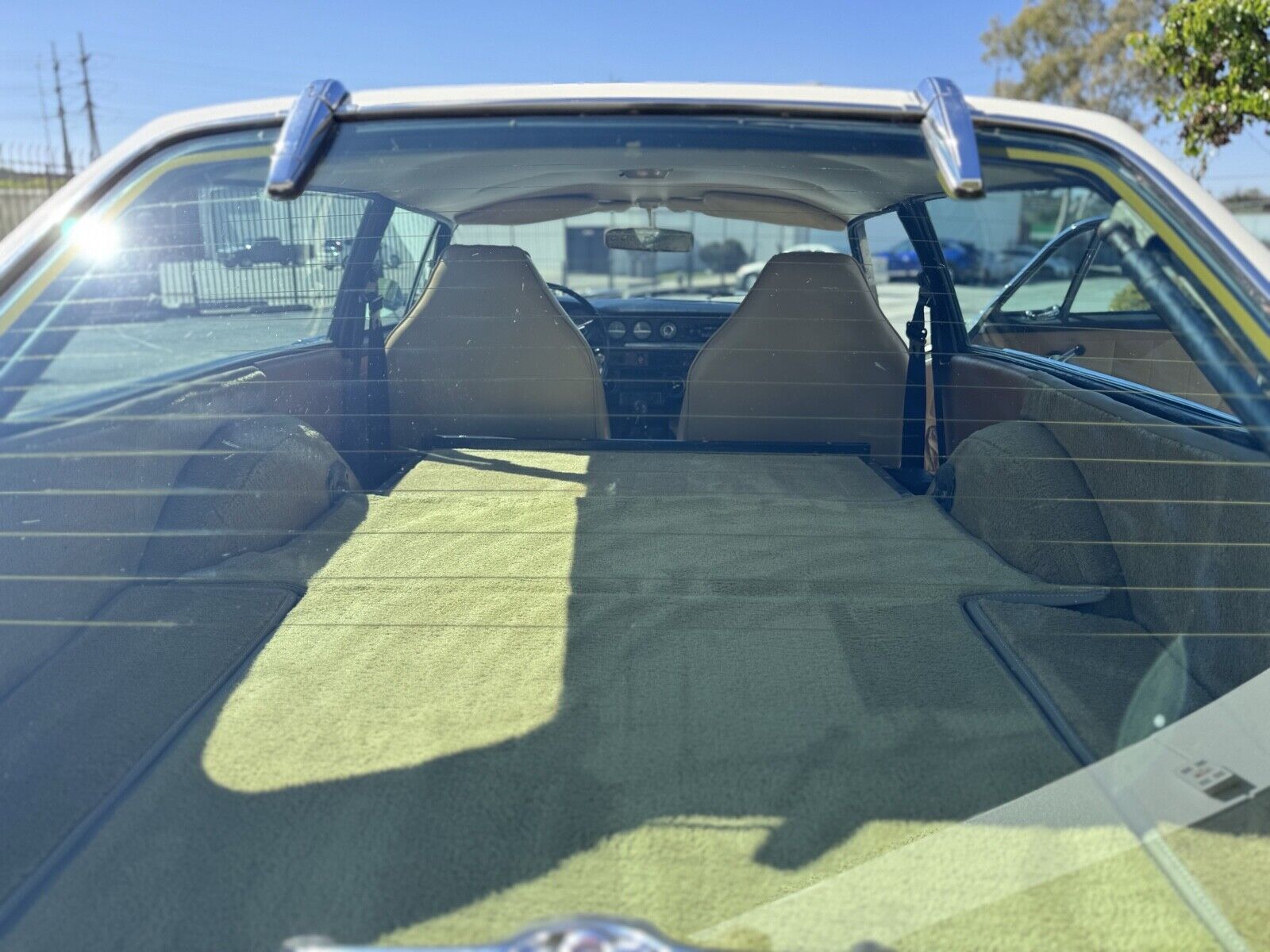 Volvo-1800-ES-1972-Hatchback-13