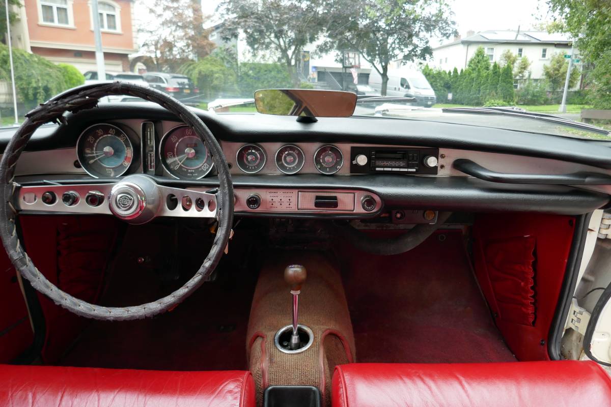 Volvo-1800-s-1968-white-1