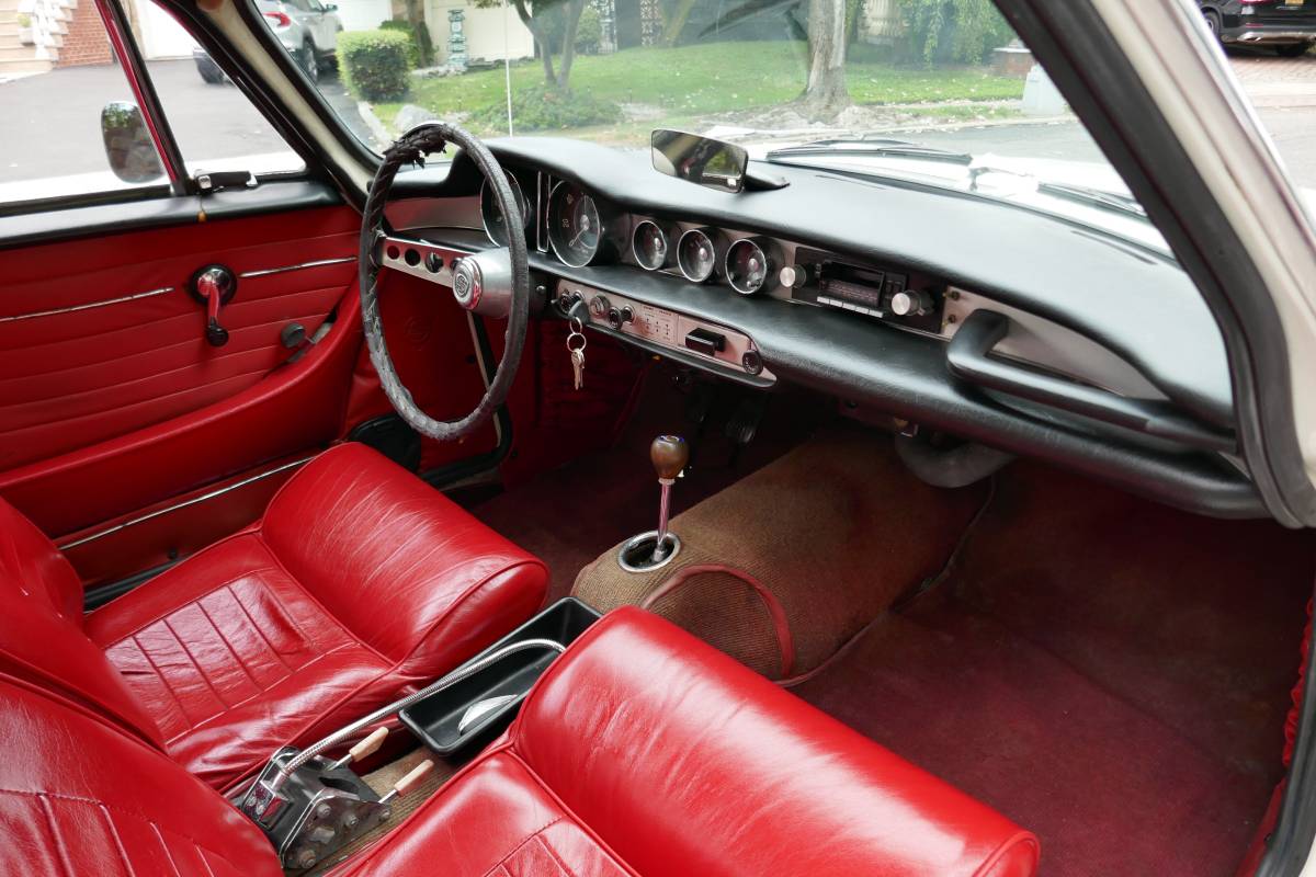 Volvo-1800-s-1968-white-16