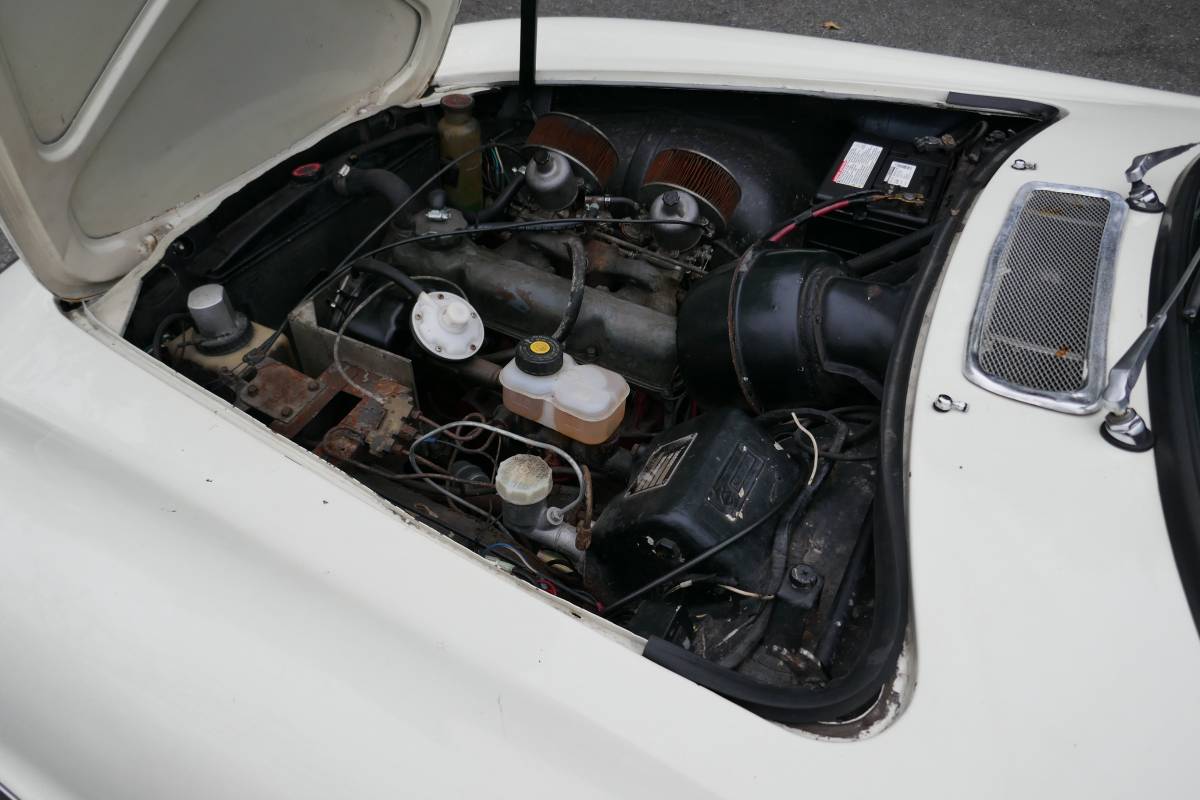 Volvo-1800-s-1968-white-18