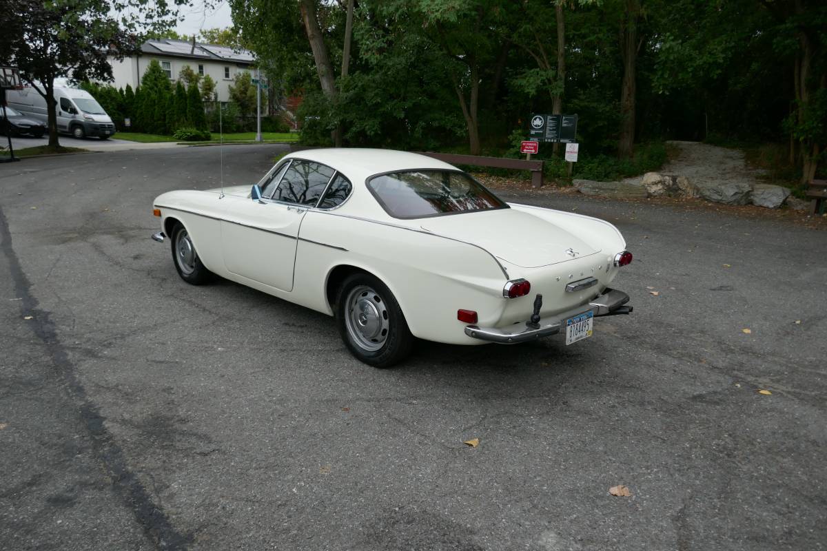 Volvo-1800-s-1968-white-8