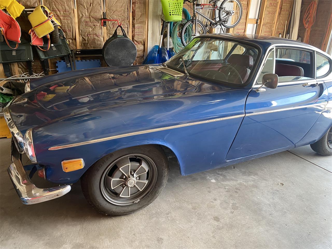 Volvo-1800es-1970-Blue-Red-1