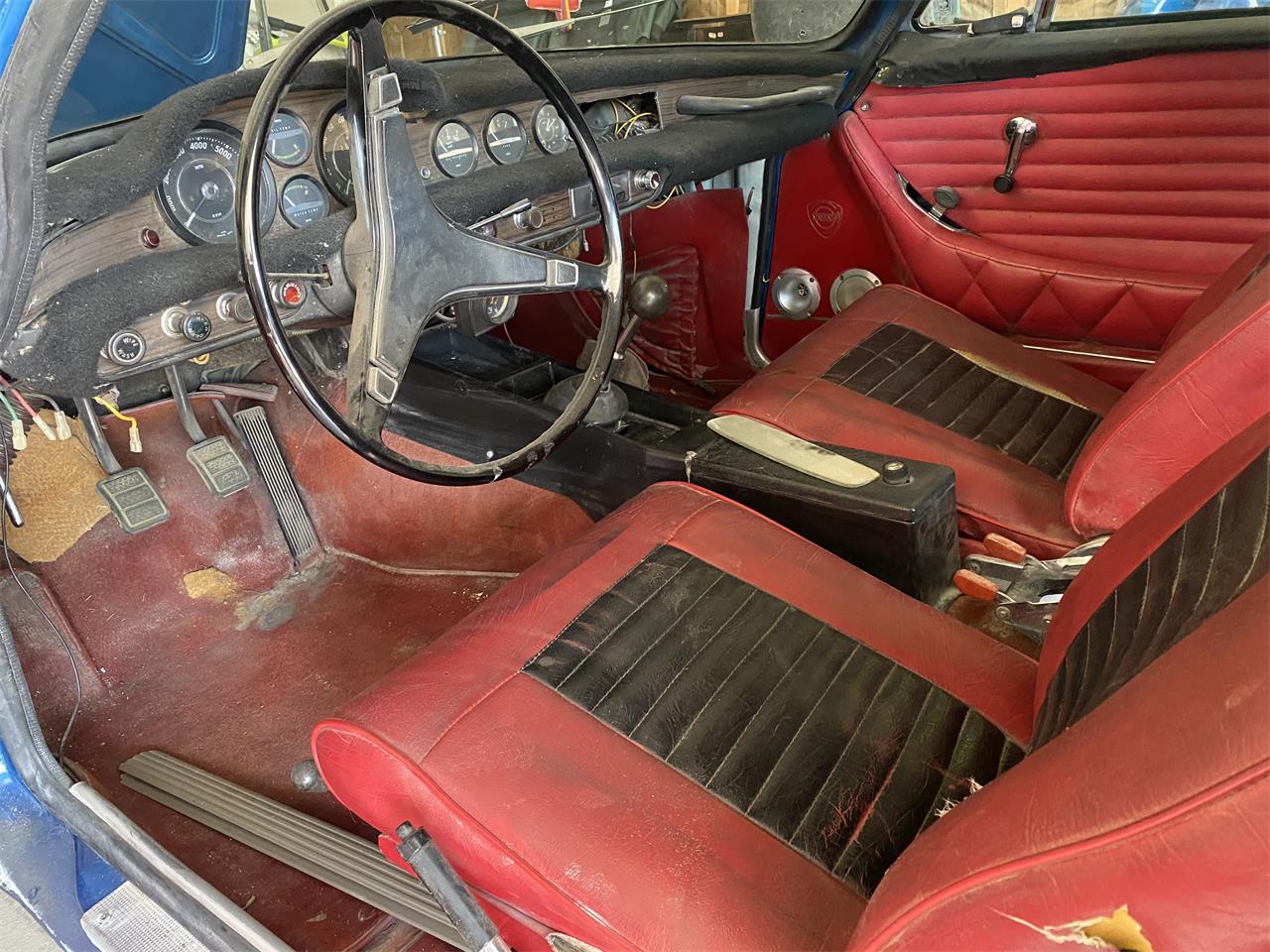 Volvo-1800es-1970-Blue-Red-11