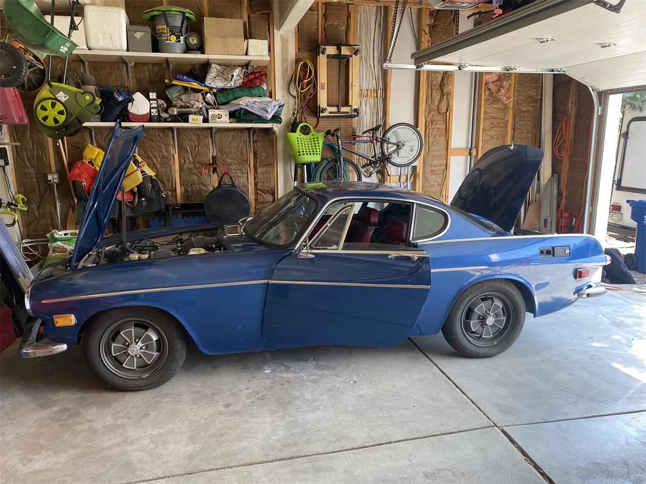 Volvo-1800es-1970-Blue-Red-24