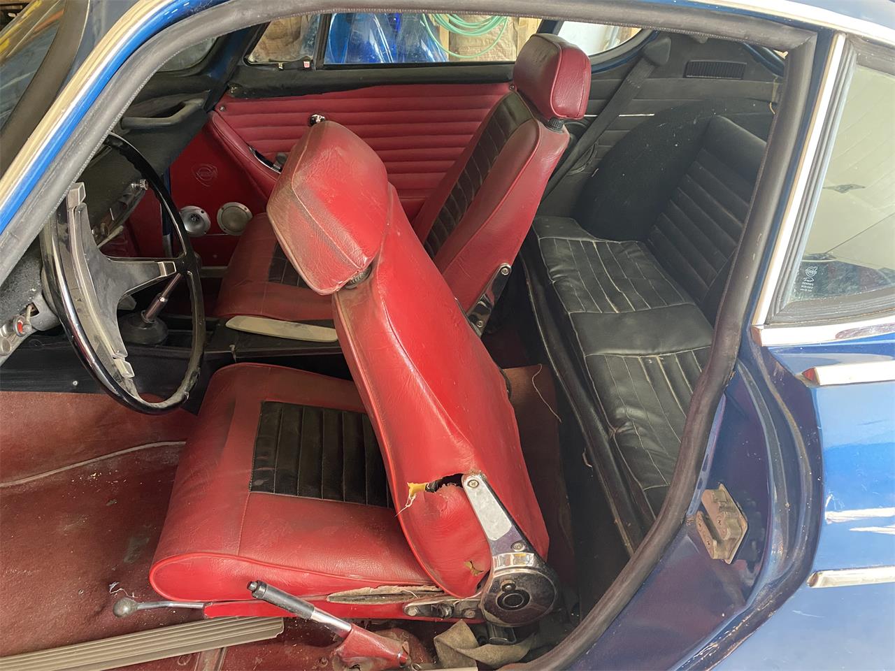 Volvo-1800es-1970-Blue-Red-9