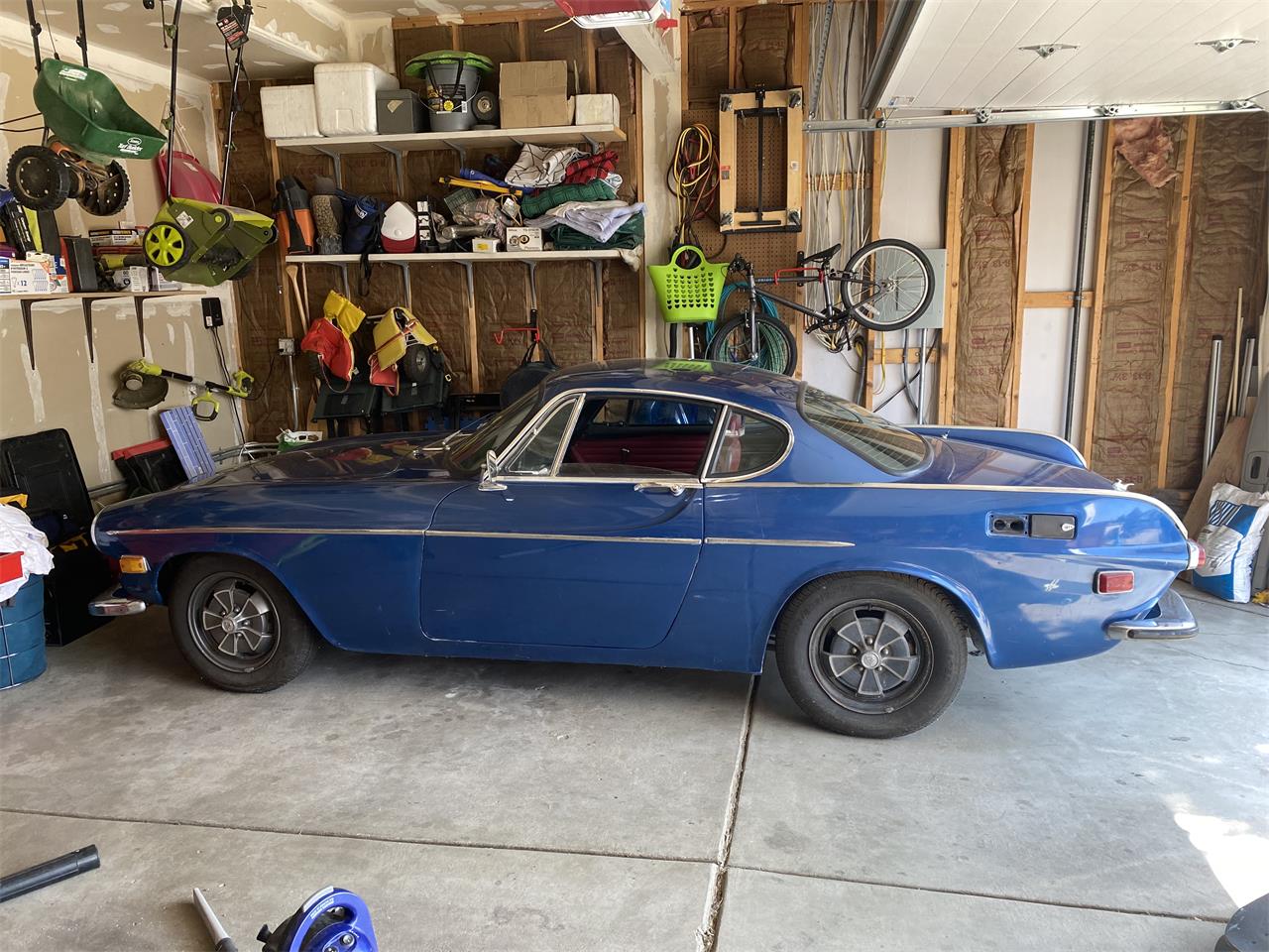 Volvo-1800es-1970-Blue-Red