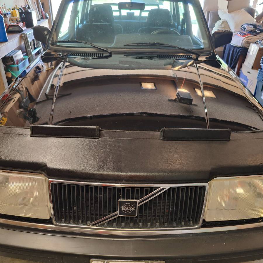 Volvo-1993-black-5