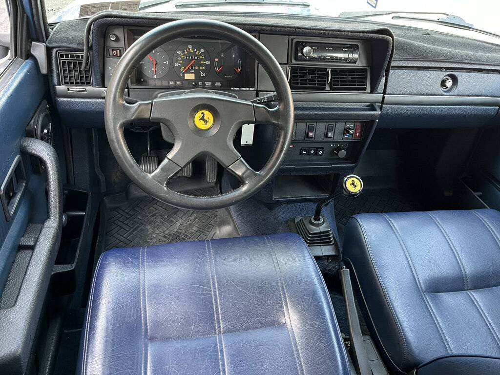 Volvo-240-1985-blue-23