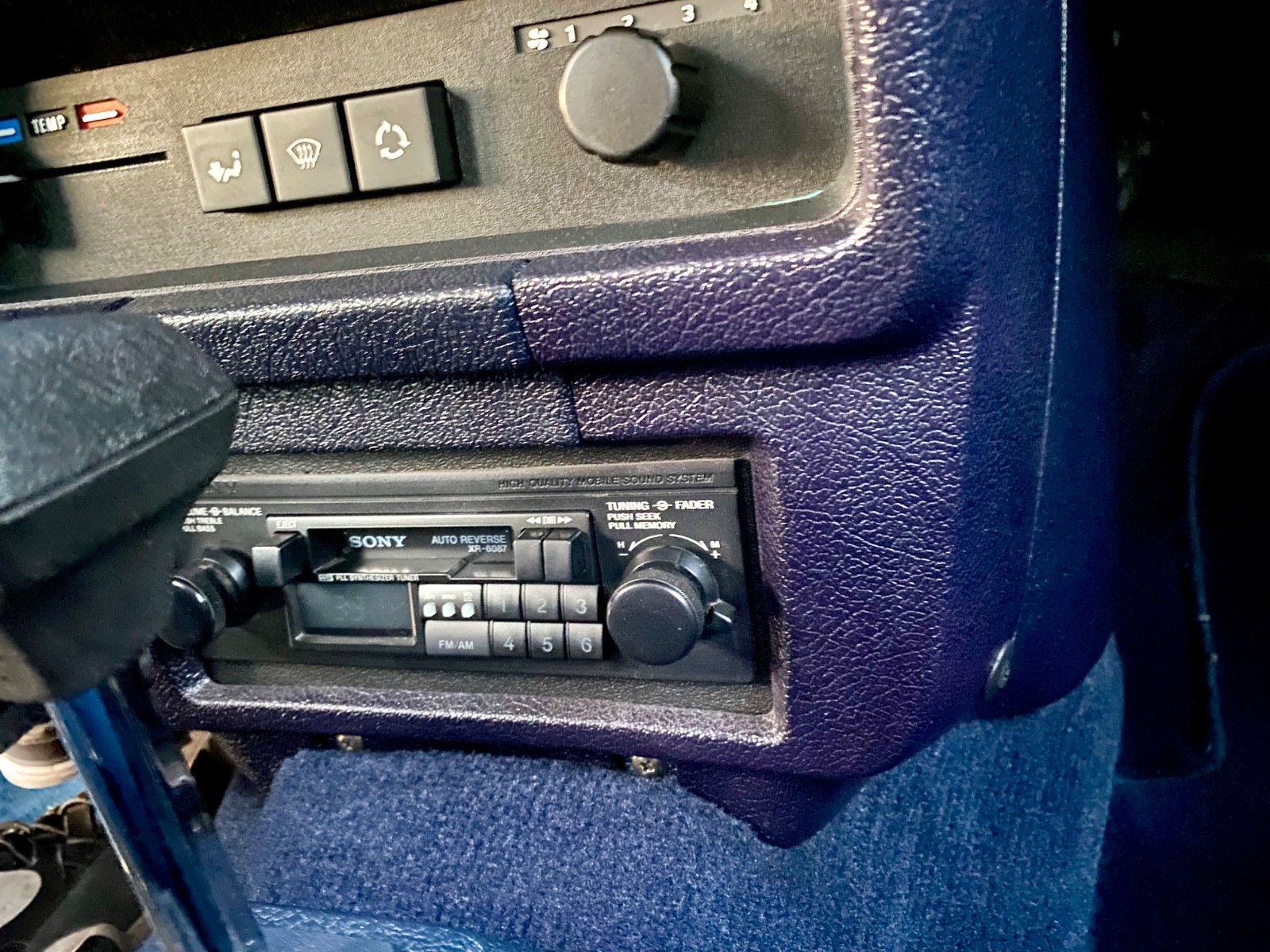 Volvo-240-1986-Sedan-21