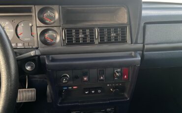 Volvo-240-1986-Sedan-22
