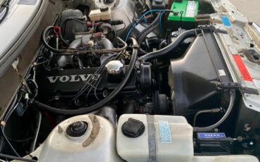 Volvo-240-1986-Sedan-24