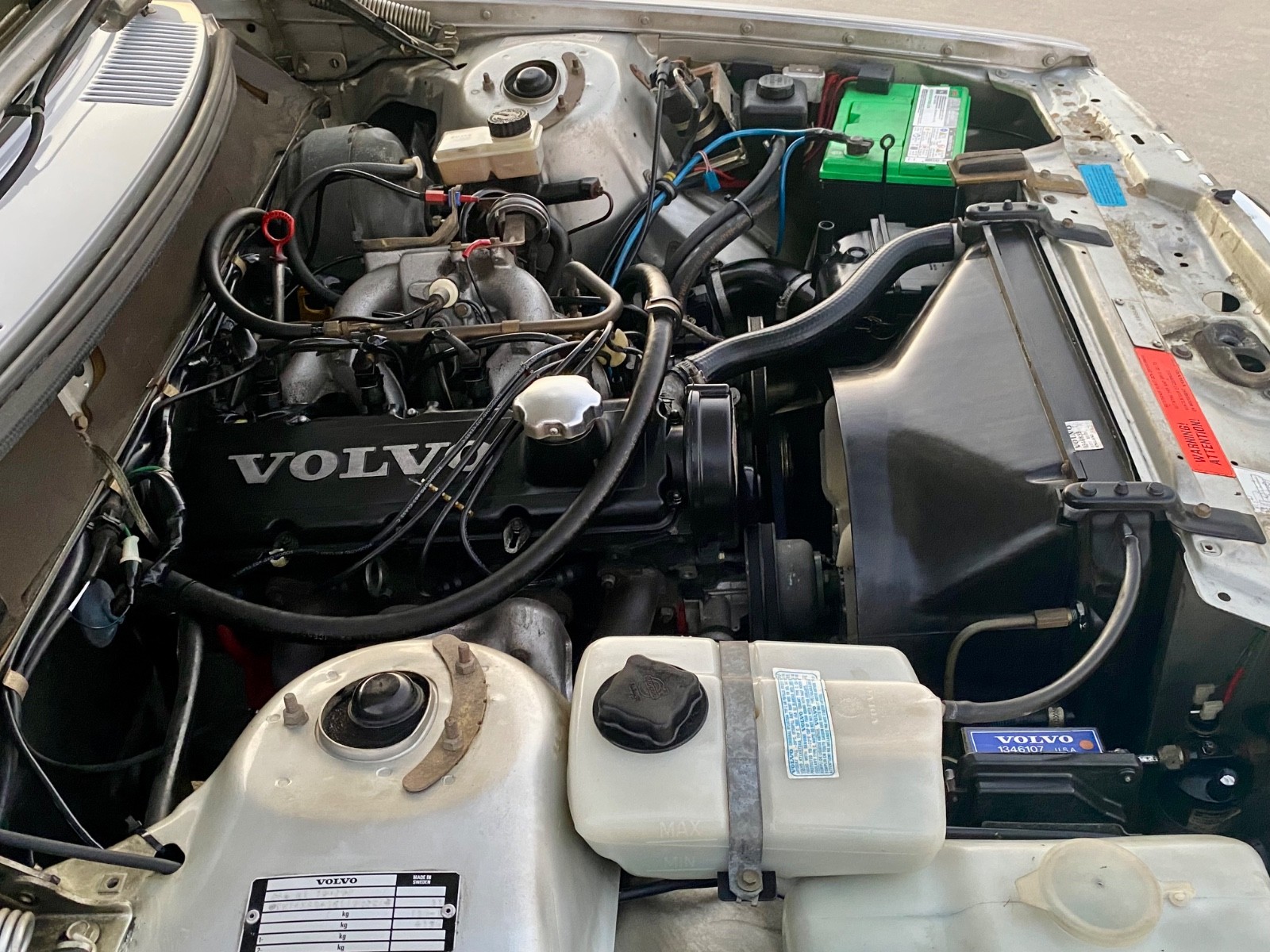 Volvo-240-1986-Sedan-24