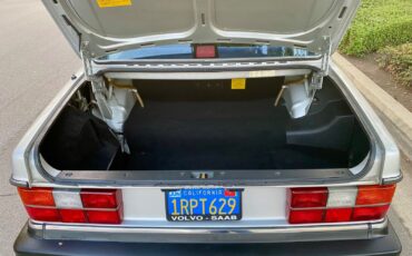 Volvo-240-1986-Sedan-34