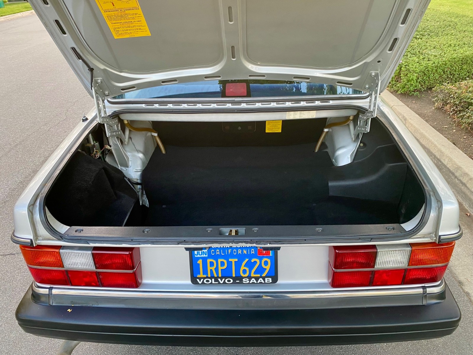 Volvo-240-1986-Sedan-34