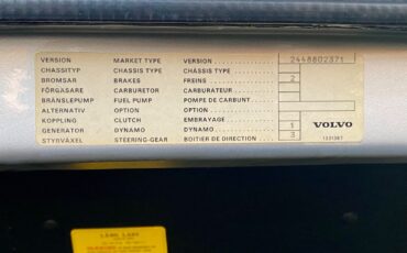 Volvo-240-1986-Sedan-35
