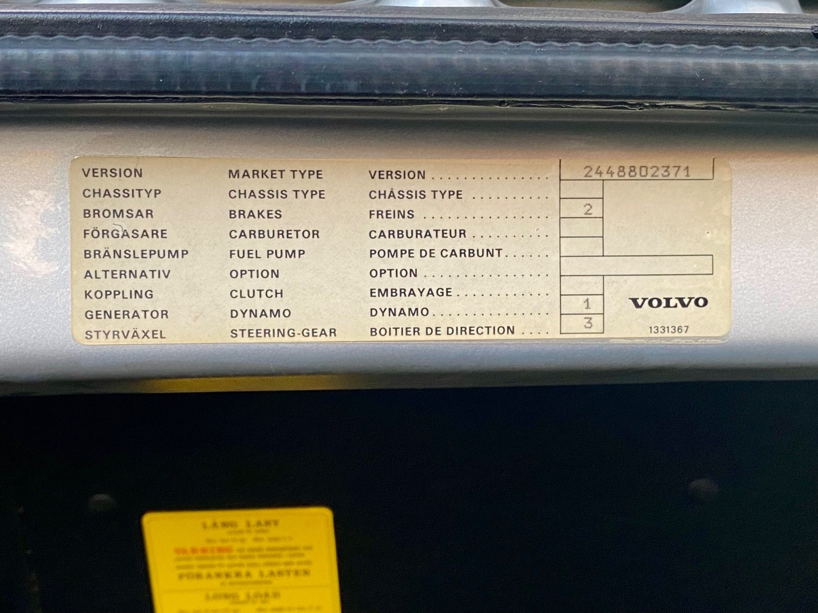 Volvo-240-1986-Sedan-35