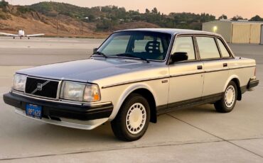 Volvo-240-1986-Sedan-5