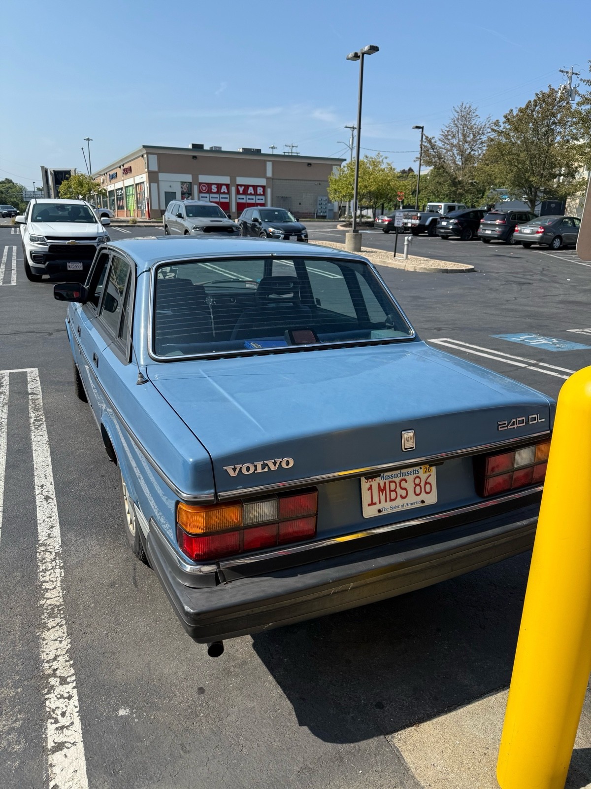 Volvo-240-1987-2
