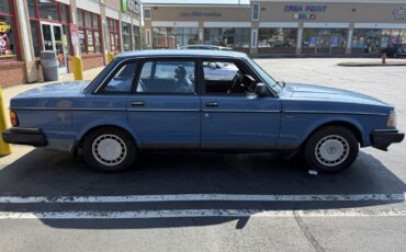 Volvo-240-1987-4