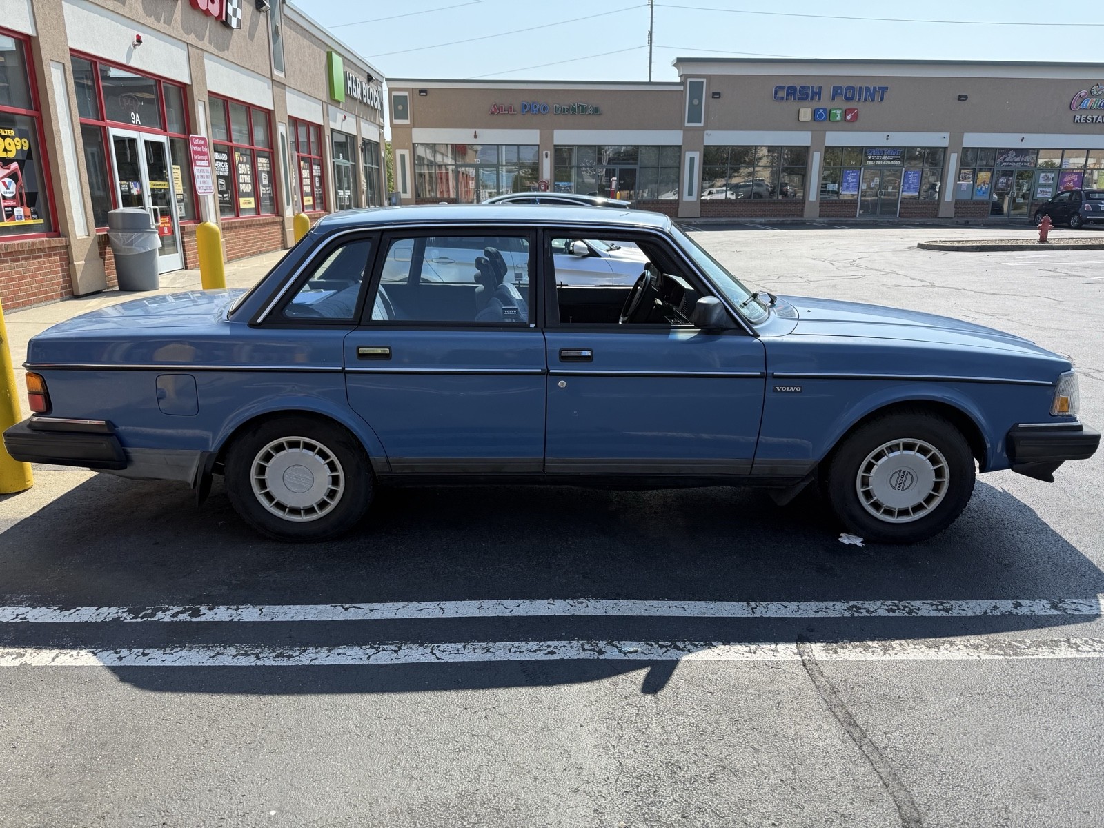 Volvo-240-1987-4