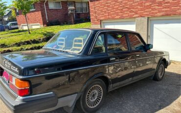 Volvo-240-1989-black-1