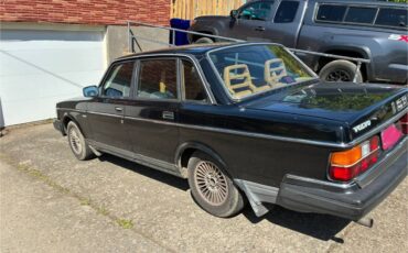 Volvo-240-1989-black-3