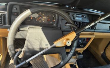 Volvo-240-1989-black-4