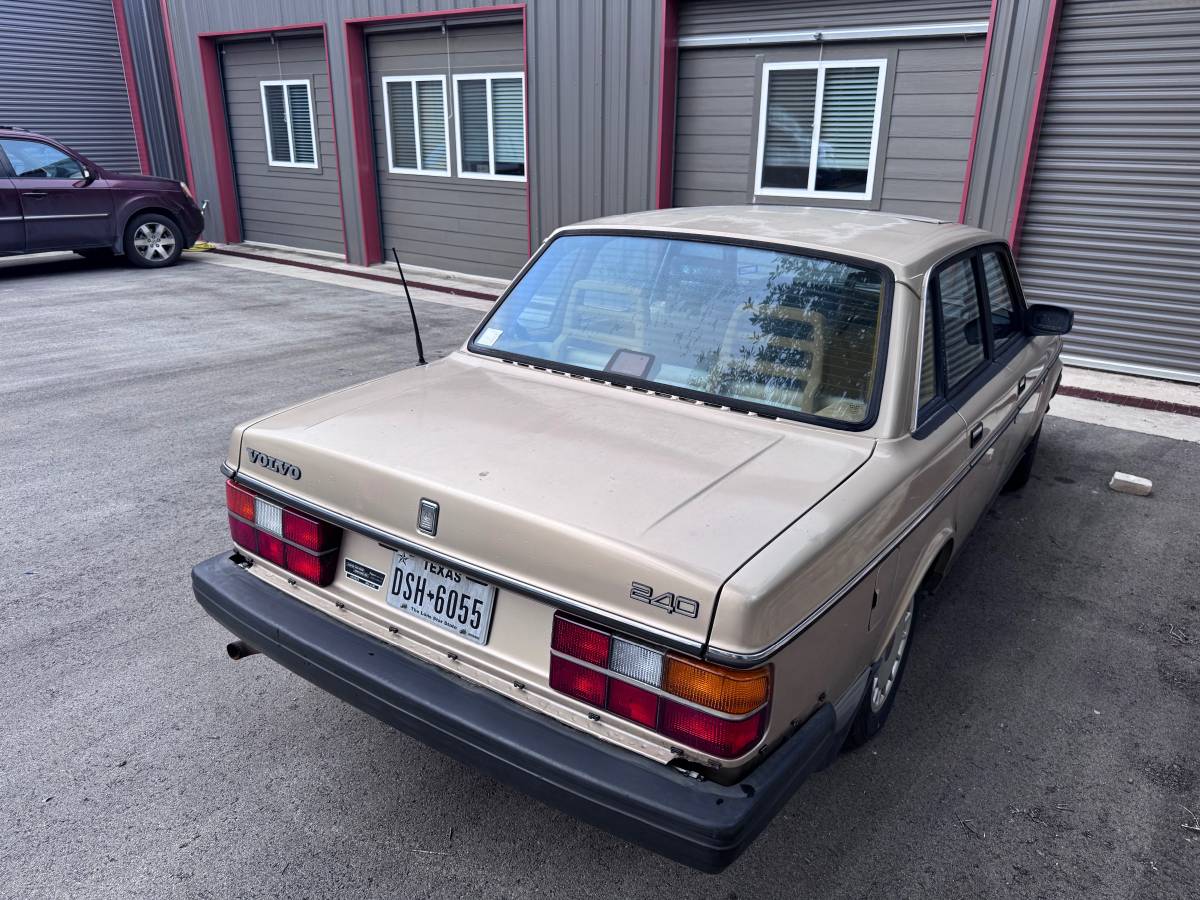 Volvo-240-1991-1