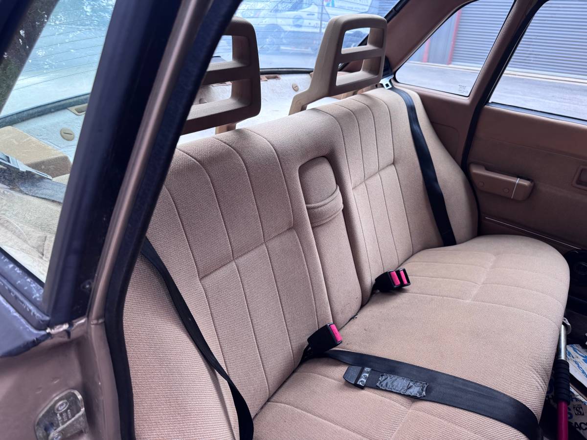 Volvo-240-1991-3