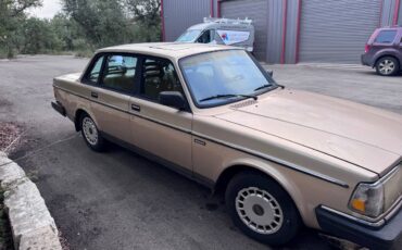 Volvo-240-1991-4