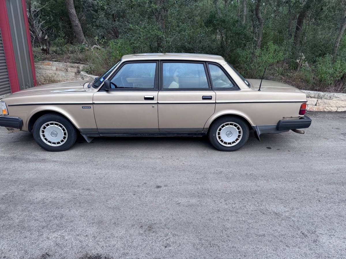 Volvo-240-1991-8