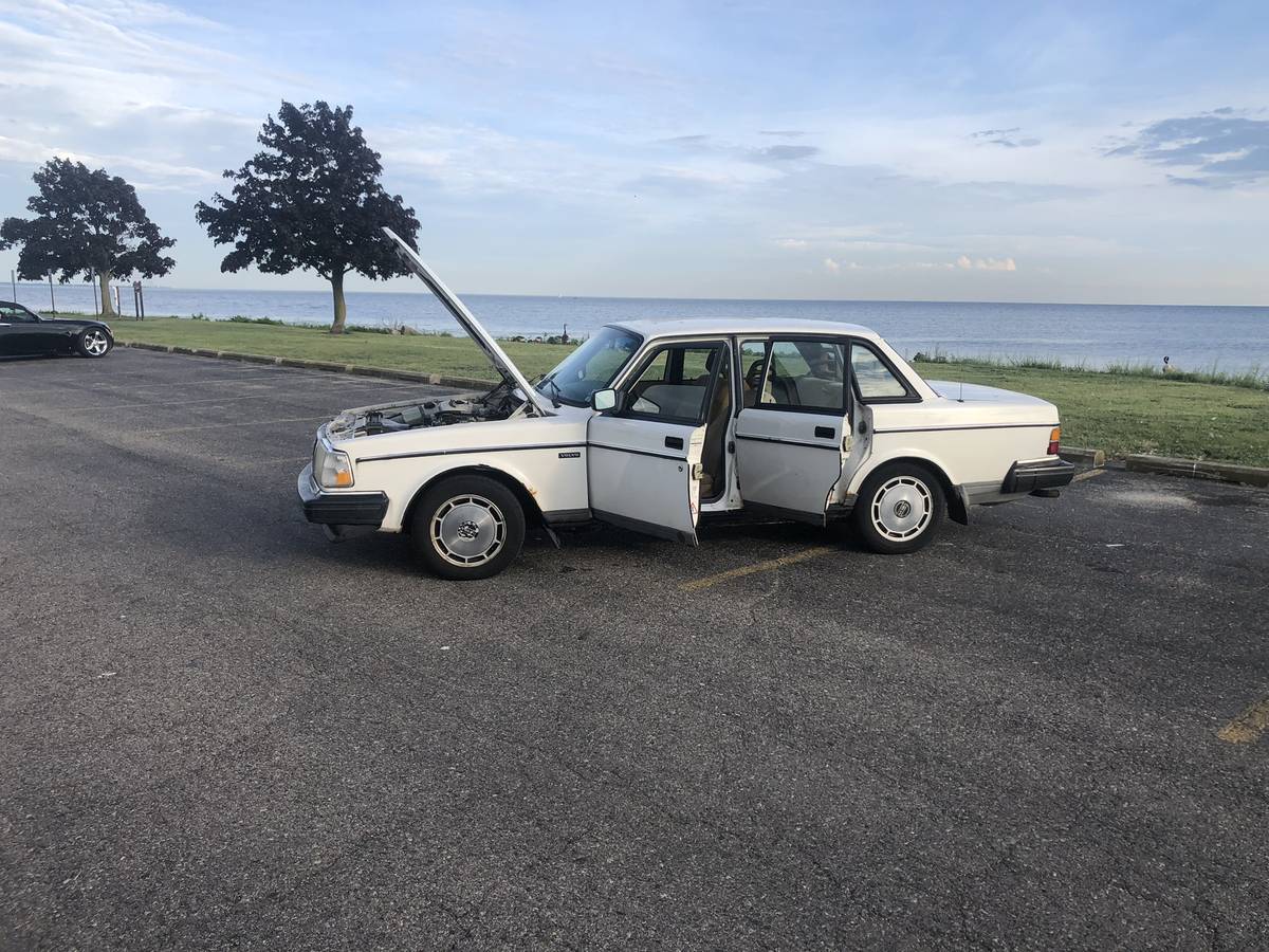 Volvo-240-1993-3