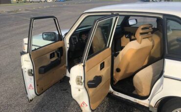 Volvo-240-1993-4