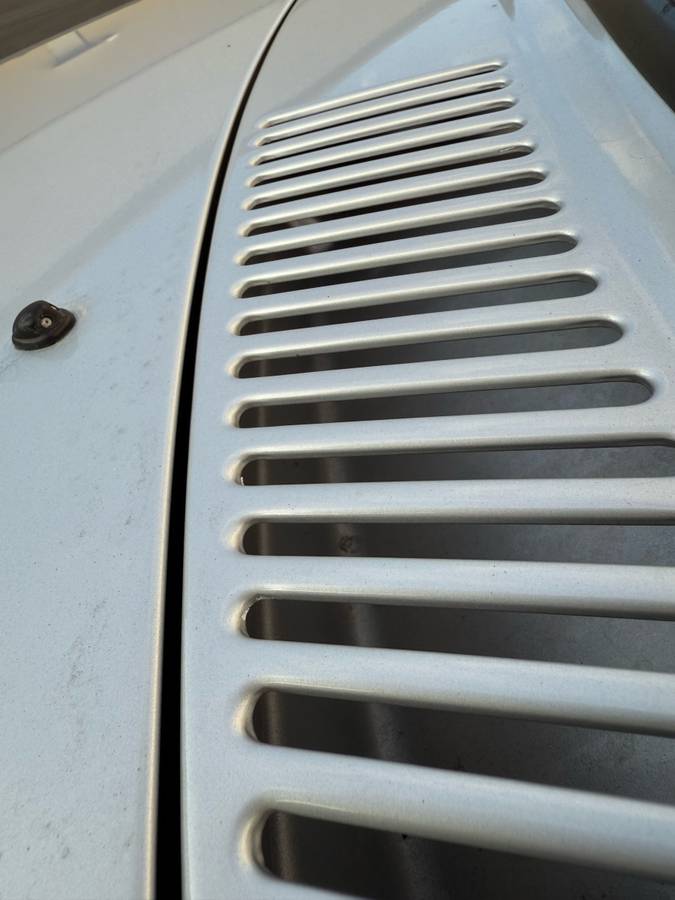 Volvo-240-1993-silver-14