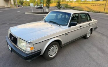 Volvo-240-1993-silver-3