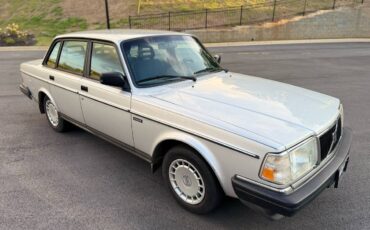 Volvo-240-1993-silver