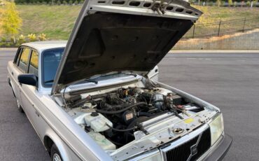 Volvo-240-1993-silver-4