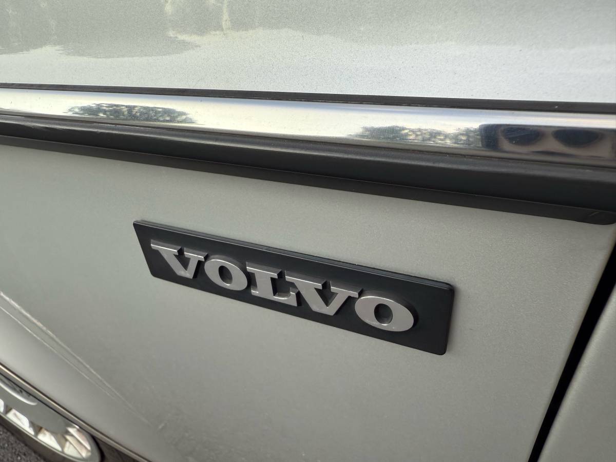 Volvo-240-1993-silver-7