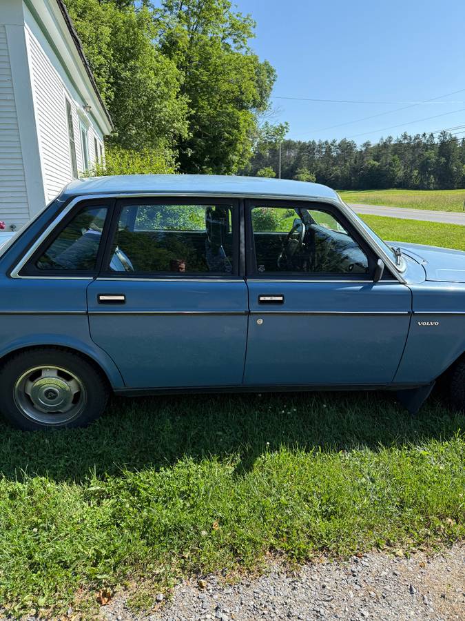 Volvo-240-dl-1985-blue-11