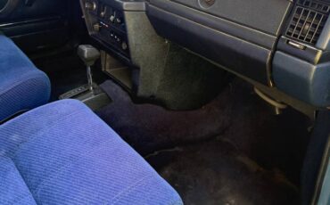 Volvo-240-dl-1985-blue-15