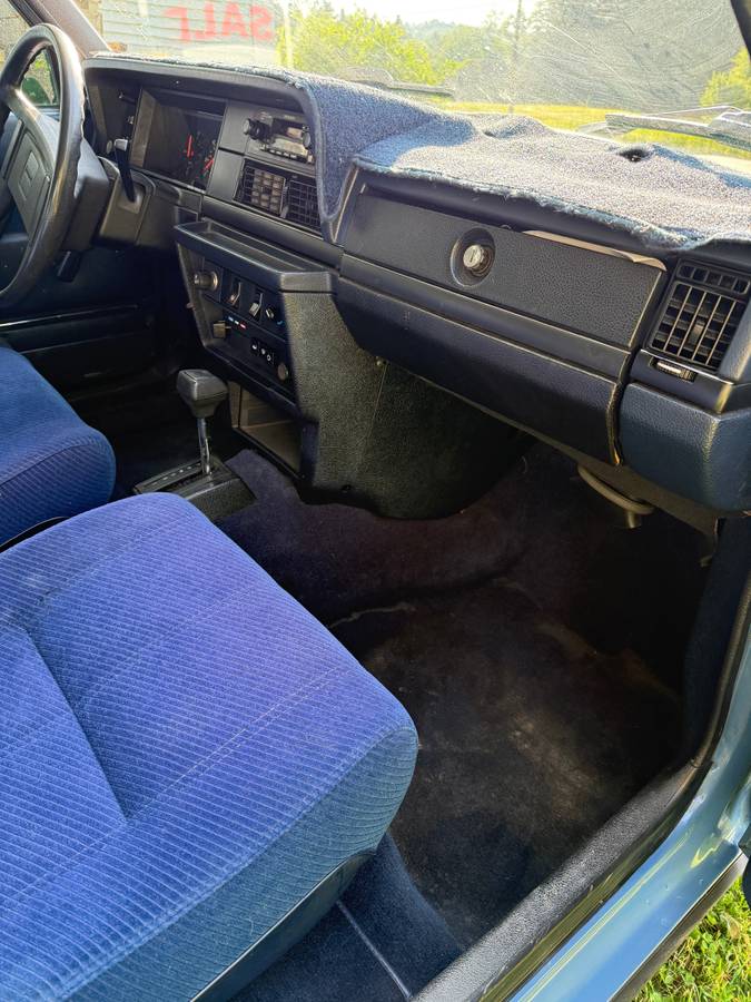 Volvo-240-dl-1985-blue-15