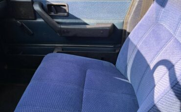 Volvo-240-dl-1985-blue-21