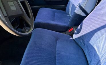 Volvo-240-dl-1985-blue-3