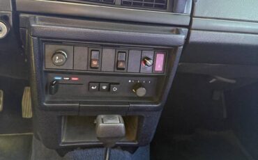 Volvo-240-dl-1985-blue