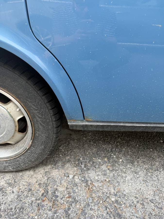 Volvo-240-dl-1985-blue-5