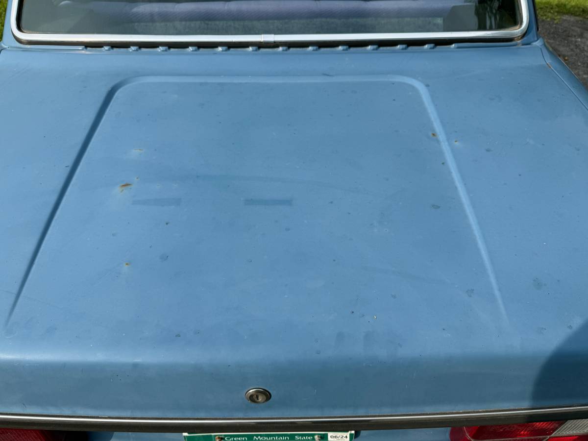 Volvo-240-dl-1985-blue-6